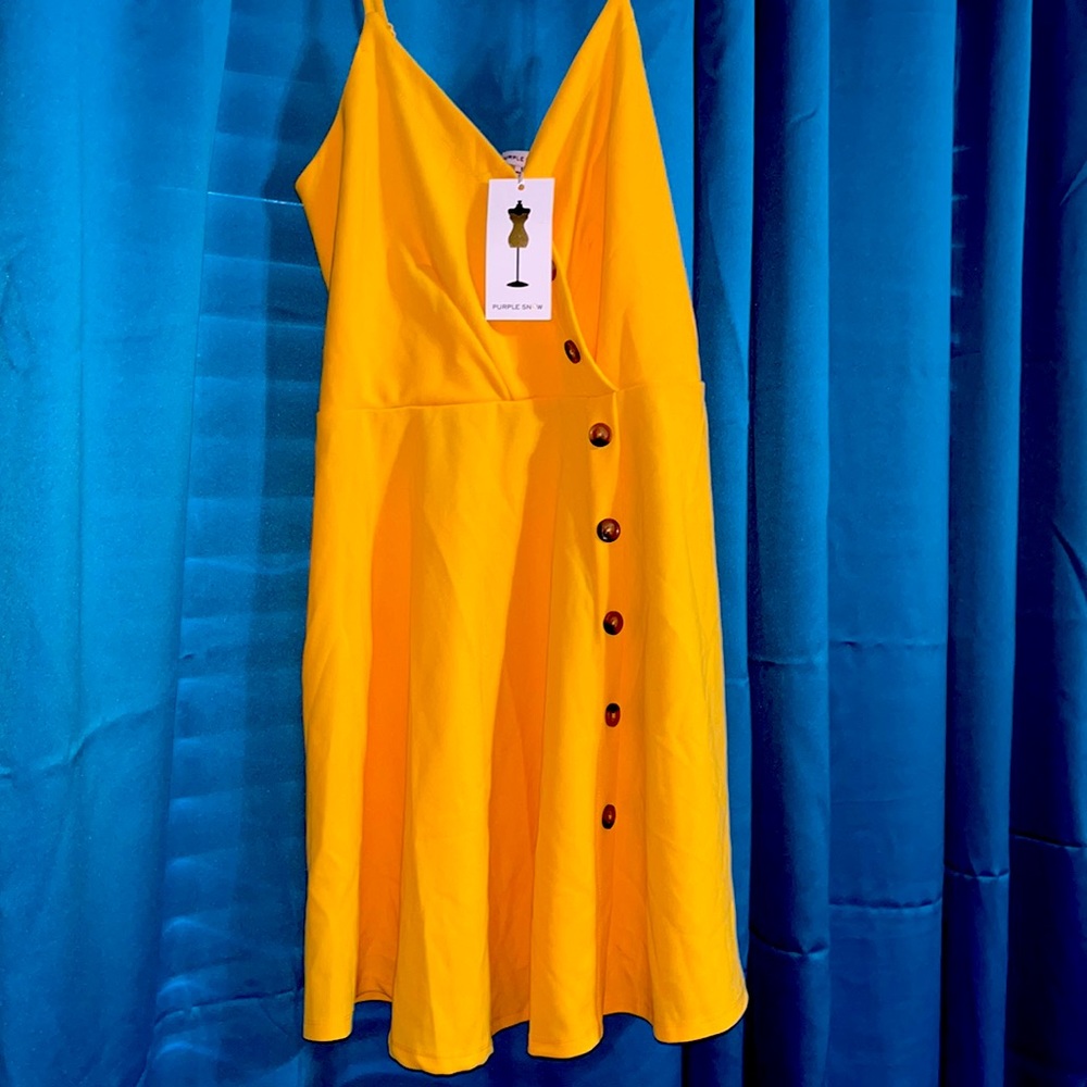 Amazing boutique yellow dress